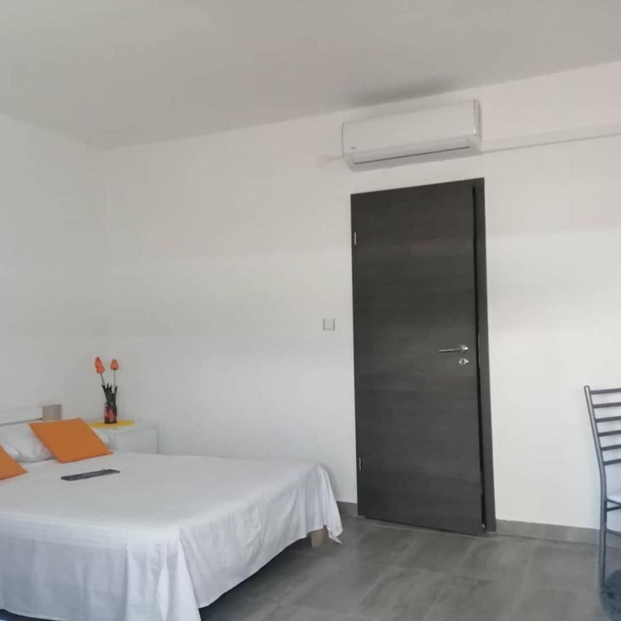 Apartmani Pablo Pag Town Exterior photo